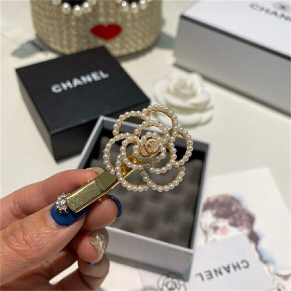 🍒CHANEL Double C Pearl Hairpin🍒 - Picture 2 of 6